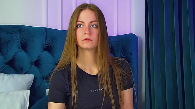 Snapshot of SofiaSarvains chatting on July 16, 2026, 6:16 pm SofiaSarvains online show from July 16, 2026, 6:16 pm