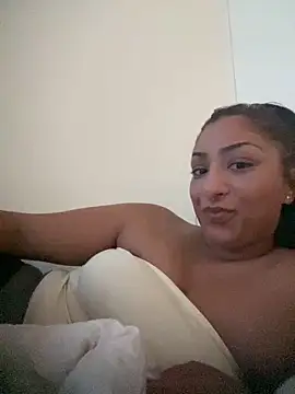 juicyprincess66 online show from May 12, 2026, 7:42 pm