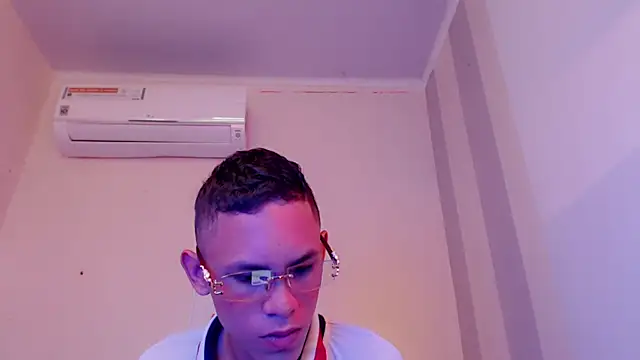 sombra 18 online show from August 3, 2026, 11:20 pm