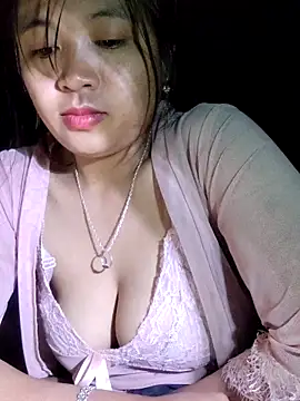 Snapshot of Tryphena chatting on May 5, 2026, 2:42 pm Tryphena online show from May 5, 2026, 2:42 pm