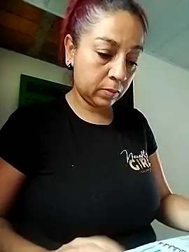 Snapshot of Tumilf chatting on June 1, 2026, 4:17 pm Tumilf online show from June 1, 2026, 4:17 pm