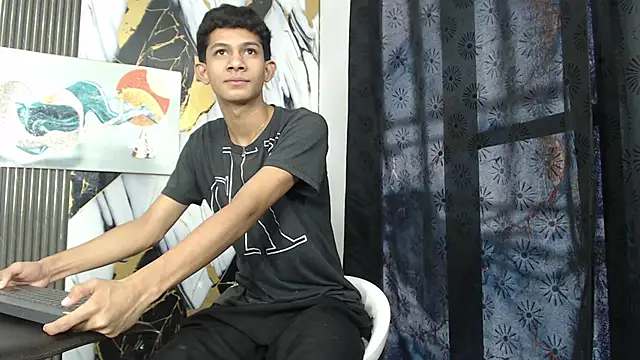 Snapshot of TWINKS_BOYSX chatting on June 11, 2026, 1:52 pm TWINKS BOYSX online show from June 11, 2026, 1:52 pm