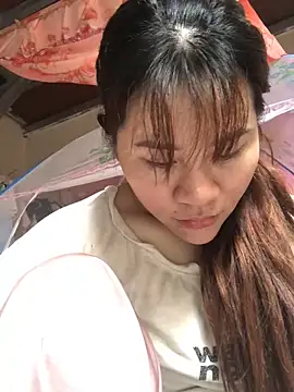 Snapshot of YuZi_Vietgirl chatting on May 18, 2026, 9:47 am YuZi Vietgirl online show from May 18, 2026, 9:47 am
