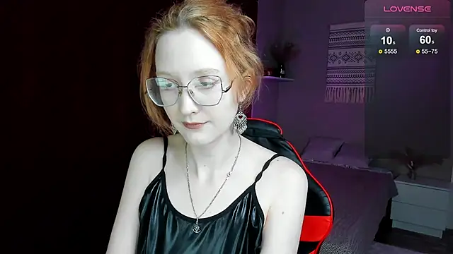Snapshot of LunaTerry chatting on May 26, 2026, 8:01 am LunaTerry online show from May 26, 2026, 8:01 am