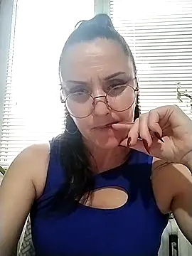 MillaMia45 online show from May 10, 2026, 3:36 pm