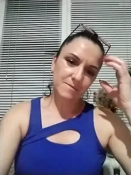 MillaMia45 online show from May 16, 2026, 7:13 pm