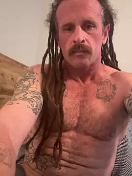 Snapshot of DreadlockDerek chatting on May 15, 2026, 12:58 pm DreadlockDerek online show from May 15, 2026, 12:58 pm