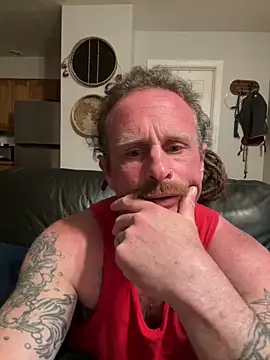 Snapshot of DreadlockDerek chatting on May 5, 2026, 11:41 pm DreadlockDerek online show from May 5, 2026, 11:41 pm