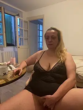 Snapshot of Melinastarr88 chatting on June 9, 2026, 4:13 am Melinastarr88 online show from June 9, 2026, 4:13 am