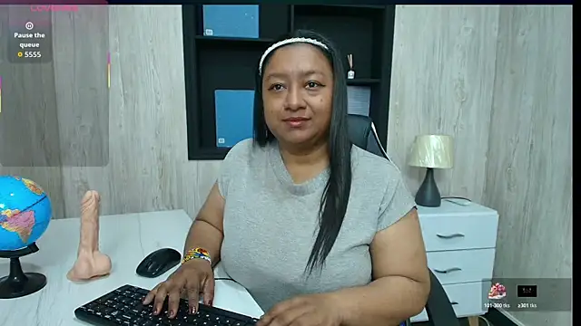 Snapshot of Rachell_Carter chatting on June 12, 2026, 4:54 am Rachell Carter online show from June 12, 2026, 4:54 am