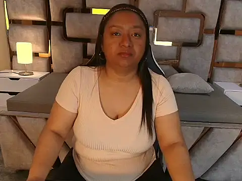 Snapshot of Rachell_Carter chatting on May 17, 2026, 4:01 am Rachell Carter online show from May 17, 2026, 4:01 am