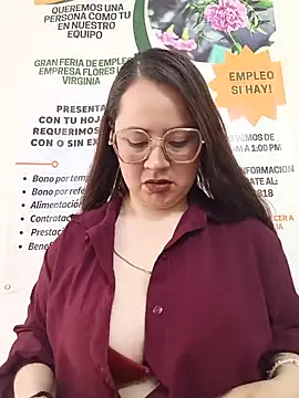 Snapshot of VANESSA__28 chatting on May 21, 2026, 1:52 pm VANESSA 28 online show from May 21, 2026, 1:52 pm