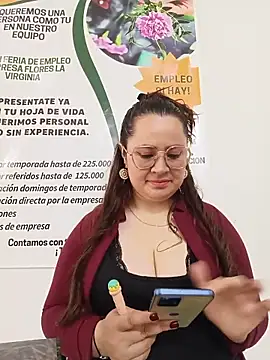 Snapshot of VANESSA__28 chatting on May 22, 2026, 4:27 pm VANESSA 28 online show from May 22, 2026, 4:27 pm