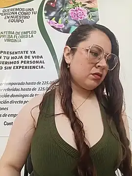 Snapshot of VANESSA__28 chatting on May 25, 2026, 3:55 pm VANESSA 28 online show from May 25, 2026, 3:55 pm