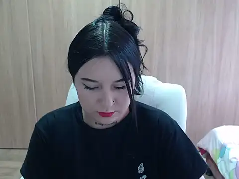 Snapshot of Haileey_ross chatting on June 10, 2026, 3:02 pm Haileey ross online show from June 10, 2026, 3:02 pm