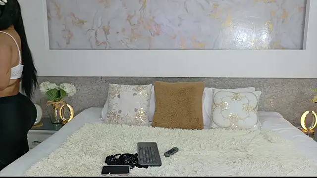 SelenaBella  online show from August 4, 2026, 2:54 pm