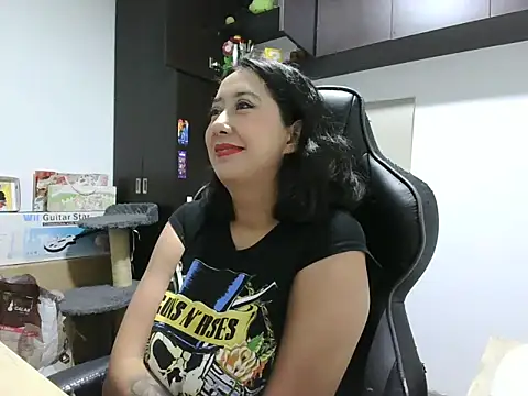 saramaSS online show from May 26, 2026, 4:10 am