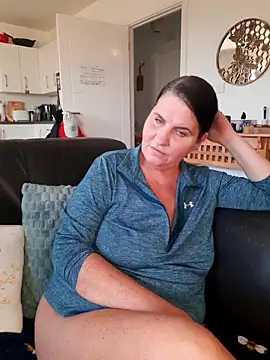 Snapshot of Velvet-Milf chatting on June 20, 2026, 6:46 pm Velvet-Milf online show from June 20, 2026, 6:46 pm