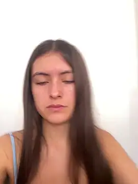 Snapshot of serenaa_velvett chatting on May 19, 2026, 7:10 pm serenaa velvett online show from May 19, 2026, 7:10 pm