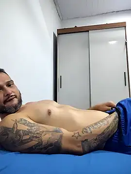 Snapshot of Lucasnono chatting on May 10, 2026, 1:42 am Lucasnono online show from May 10, 2026, 1:42 am