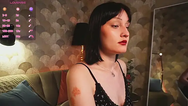 VelvetLily  online show from May 16, 2026, 9:03 pm
