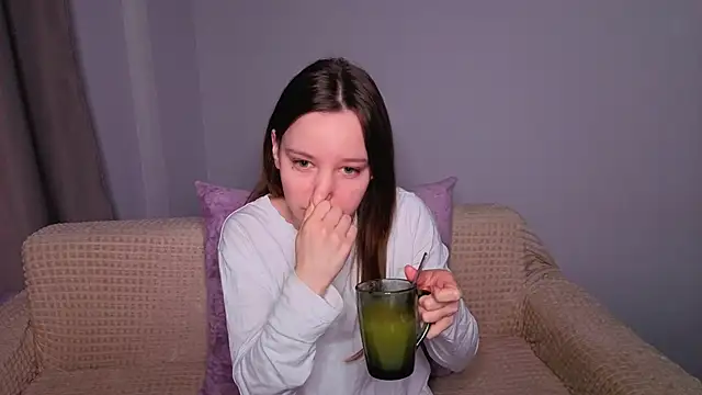 lolytaberry online show from June 12, 2026, 2:09 am