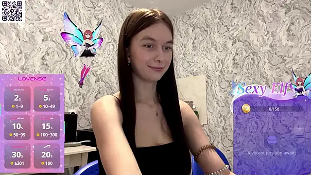 HinaDesire online show from May 19, 2026, 8:27 pm
