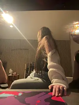 nyxwild07 online show from May 6, 2026, 5:06 pm