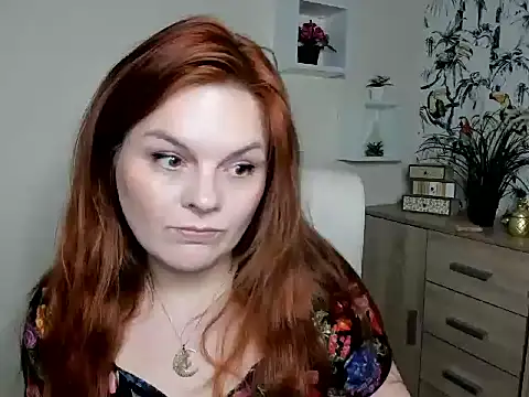 GingerKitten1 online show from May 13, 2026, 1:51 pm