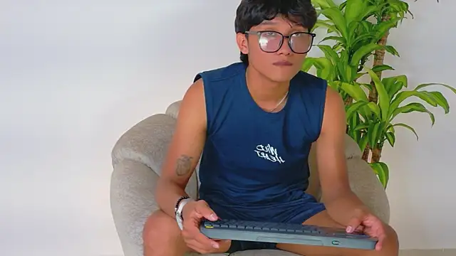 Snapshot of Iam_erick chatting on May 21, 2026, 2:20 am Iam erick online show from May 21, 2026, 2:20 am