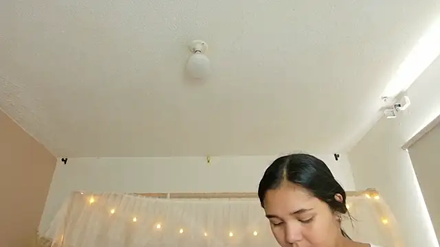 leoneriss online show from July 30, 2026, 7:57 pm