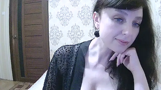 NicoleXRose online show from May 17, 2026, 11:38 pm