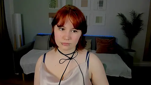 MiaLacrice online show from May 20, 2026, 4:31 am