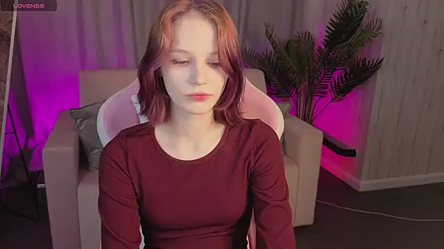AliceJohansone online show from June 5, 2026, 1:32 am
