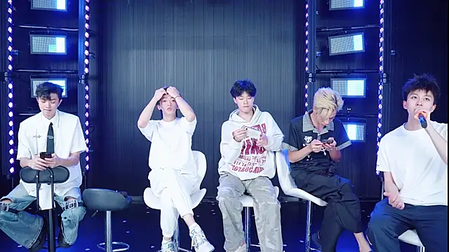 YD-Boy online show from June 8, 2026, 11:44 am