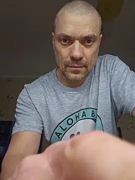 Snapshot of DaddyMarlboro chatting on May 15, 2026, 9:24 pm DaddyMarlboro online show from May 15, 2026, 9:24 pm