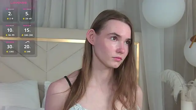 Snapshot of LillianYoung chatting on May 17, 2026, 9:31 am LillianYoung online show from May 17, 2026, 9:31 am
