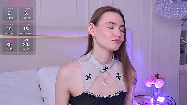 Snapshot of LillianYoung chatting on June 3, 2026, 6:25 am LillianYoung online show from June 3, 2026, 6:25 am