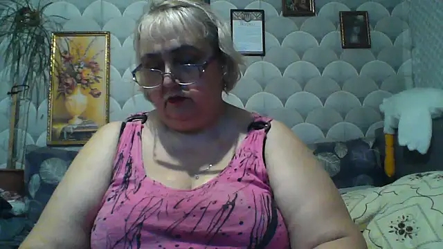Snapshot of MarinaFarina53 chatting on June 17, 2026, 5:34 pm MarinaFarina53 online show from June 17, 2026, 5:34 pm