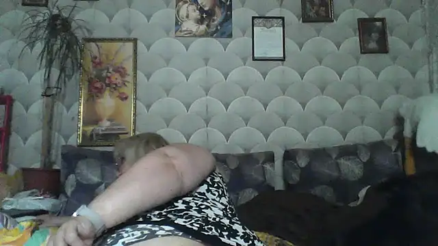 Snapshot of MarinaFarina53 chatting on June 4, 2026, 7:02 am MarinaFarina53 online show from June 4, 2026, 7:02 am