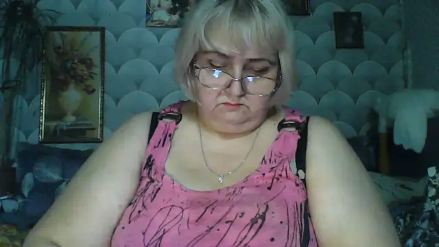 Snapshot of MarinaFarina53 chatting on June 17, 2026, 5:29 am MarinaFarina53 online show from June 17, 2026, 5:29 am