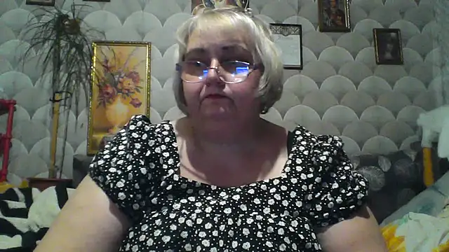 Snapshot of MarinaFarina53 chatting on June 1, 2026, 8:52 pm MarinaFarina53 online show from June 1, 2026, 8:52 pm