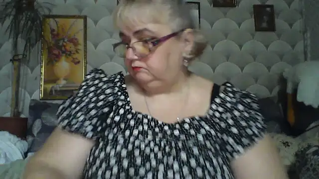 Snapshot of MarinaFarina53 chatting on June 12, 2026, 6:44 am MarinaFarina53 online show from June 12, 2026, 6:44 am
