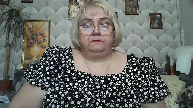 Snapshot of MarinaFarina53 chatting on June 13, 2026, 8:01 am MarinaFarina53 online show from June 13, 2026, 8:01 am