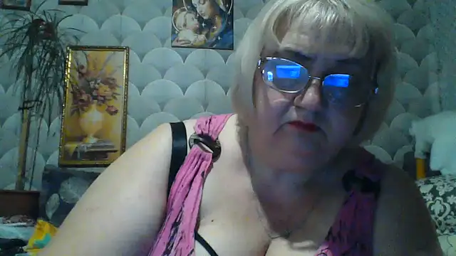 Snapshot of MarinaFarina53 chatting on June 12, 2026, 7:55 pm MarinaFarina53 online show from June 12, 2026, 7:55 pm