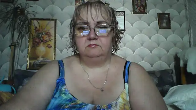 Snapshot of MarinaFarina53 chatting on June 28, 2026, 5:03 am MarinaFarina53 online show from June 28, 2026, 5:03 am
