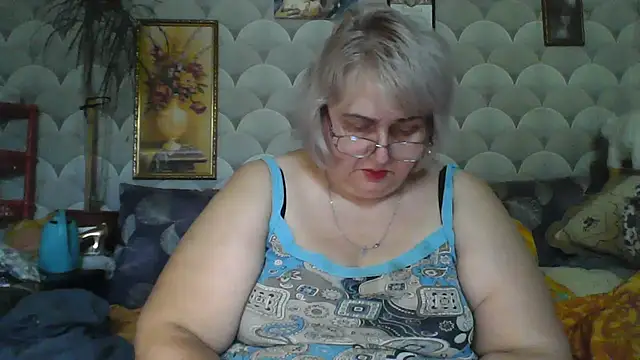 Snapshot of MarinaFarina53 chatting on July 1, 2026, 6:14 am MarinaFarina53 online show from July 1, 2026, 6:14 am