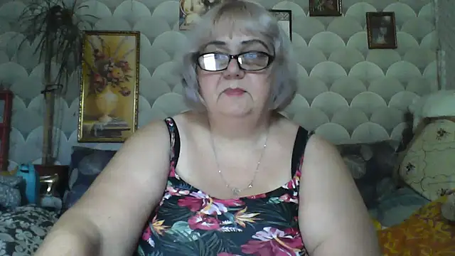 Snapshot of MarinaFarina53 chatting on June 30, 2026, 6:02 am MarinaFarina53 online show from June 30, 2026, 6:02 am