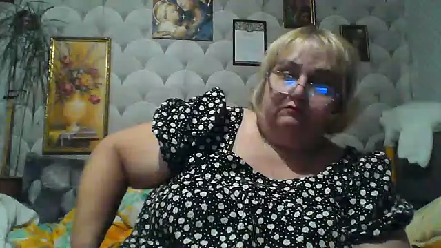 Snapshot of MarinaFarina53 chatting on June 14, 2026, 6:42 pm MarinaFarina53 online show from June 14, 2026, 6:42 pm