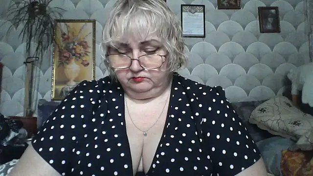 Snapshot of MarinaFarina53 chatting on June 15, 2026, 8:36 am MarinaFarina53 online show from June 15, 2026, 8:36 am